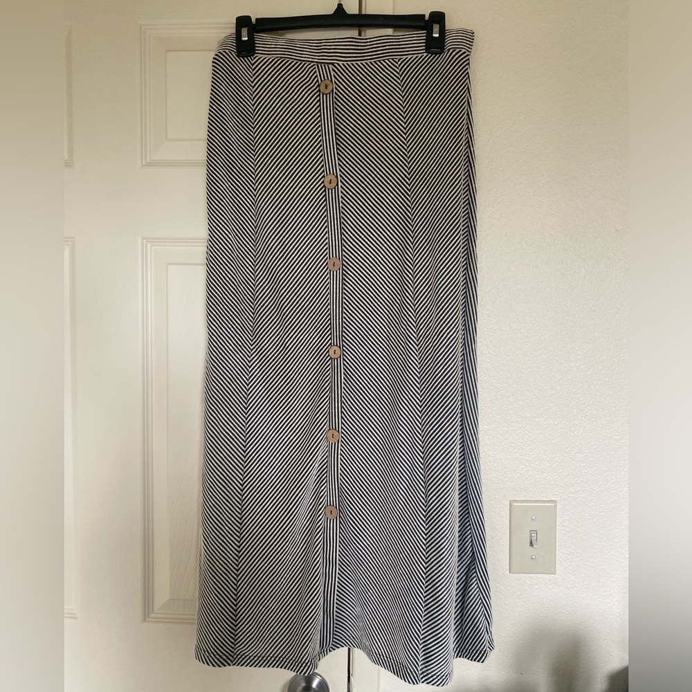 Off white striped maxi skirt with buttons super cute